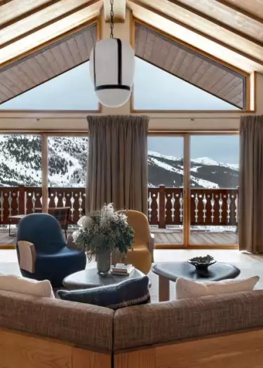 Ski-in, ski-out · Butler · Private wellness area · Swimming pool · Valley view